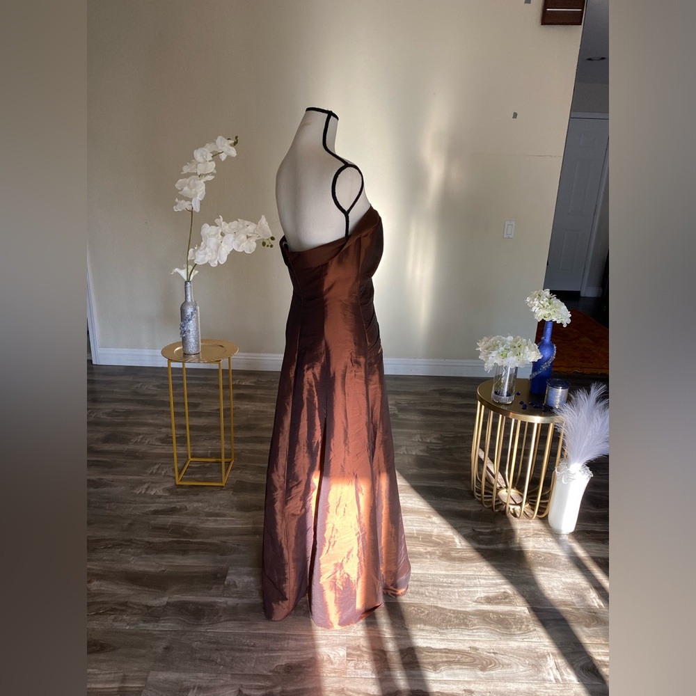 Dress - Picture 7 of 10